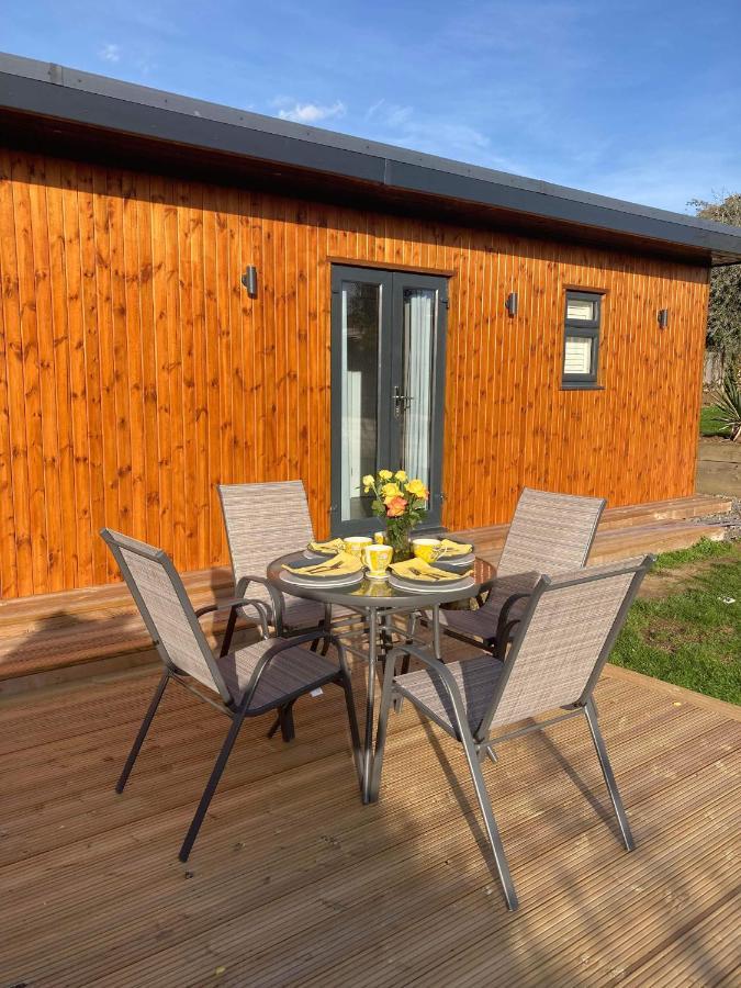 Me Old Abode Entire Garden Cabin Near The Sea Herne Bay Exterior foto